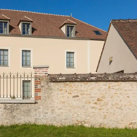 Aparthotel The Originals Demeure Des Remparts Provins